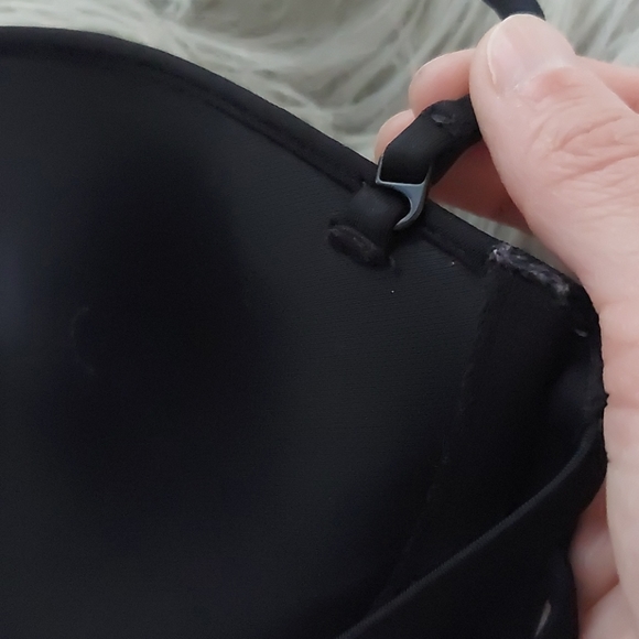 Black Swinsuit Top Size 34 C - Picture 5 of 6